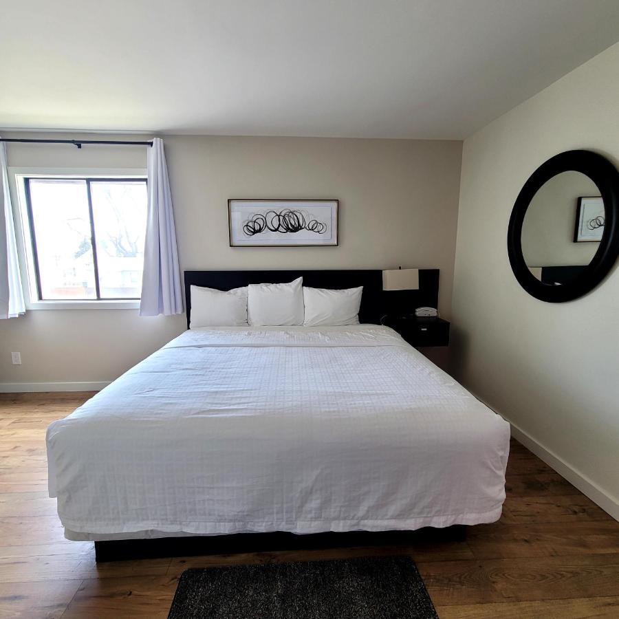 Richland Inn And Suites Bagian luar foto