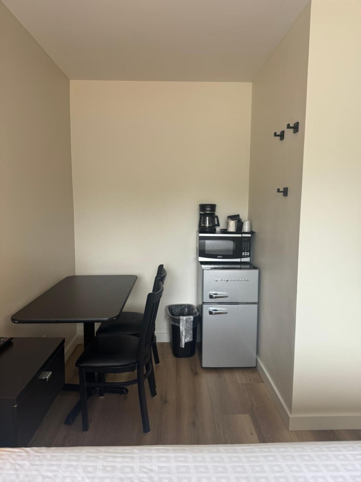 Richland Inn And Suites Bagian luar foto
