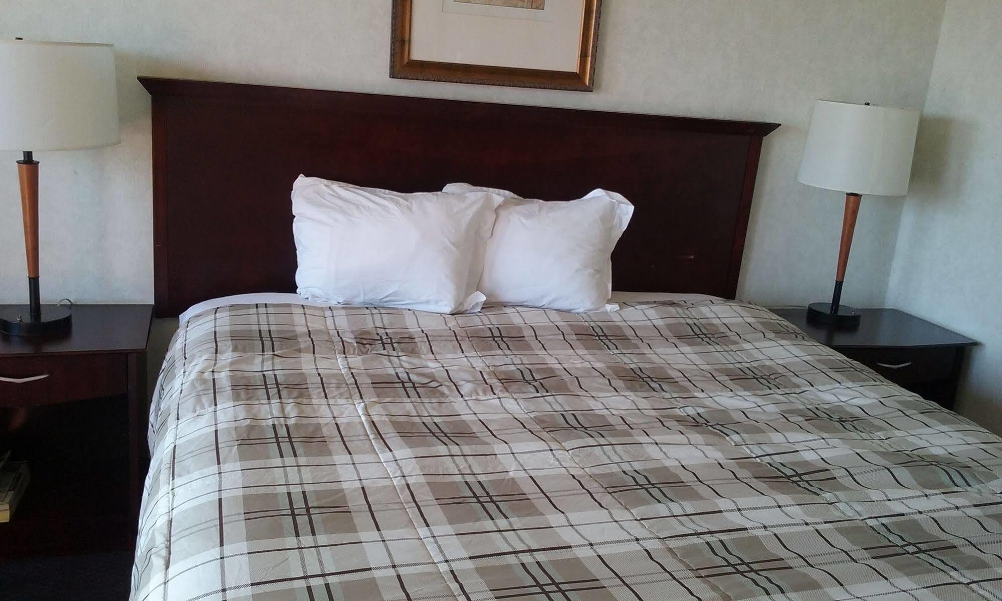 Richland Inn And Suites Bagian luar foto