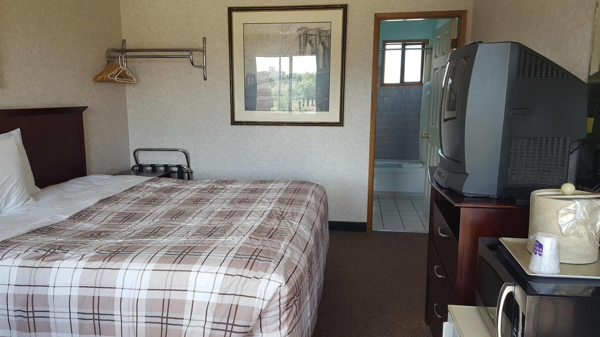 Richland Inn And Suites Bagian luar foto